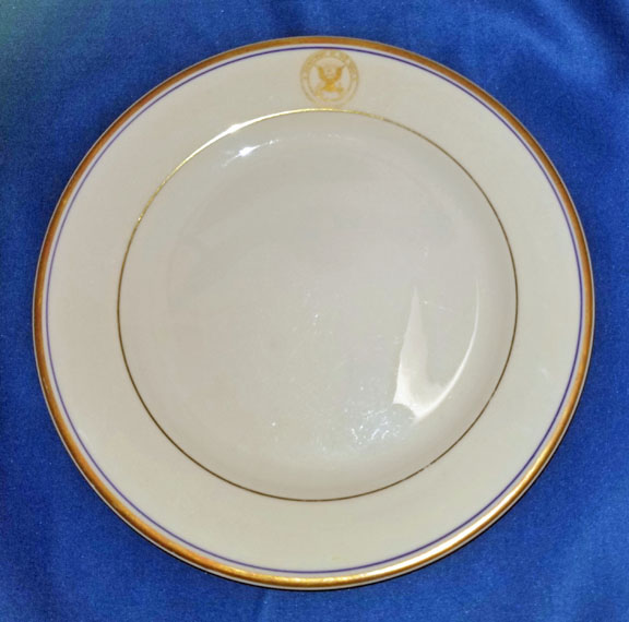 Vintage luncheon offers plates